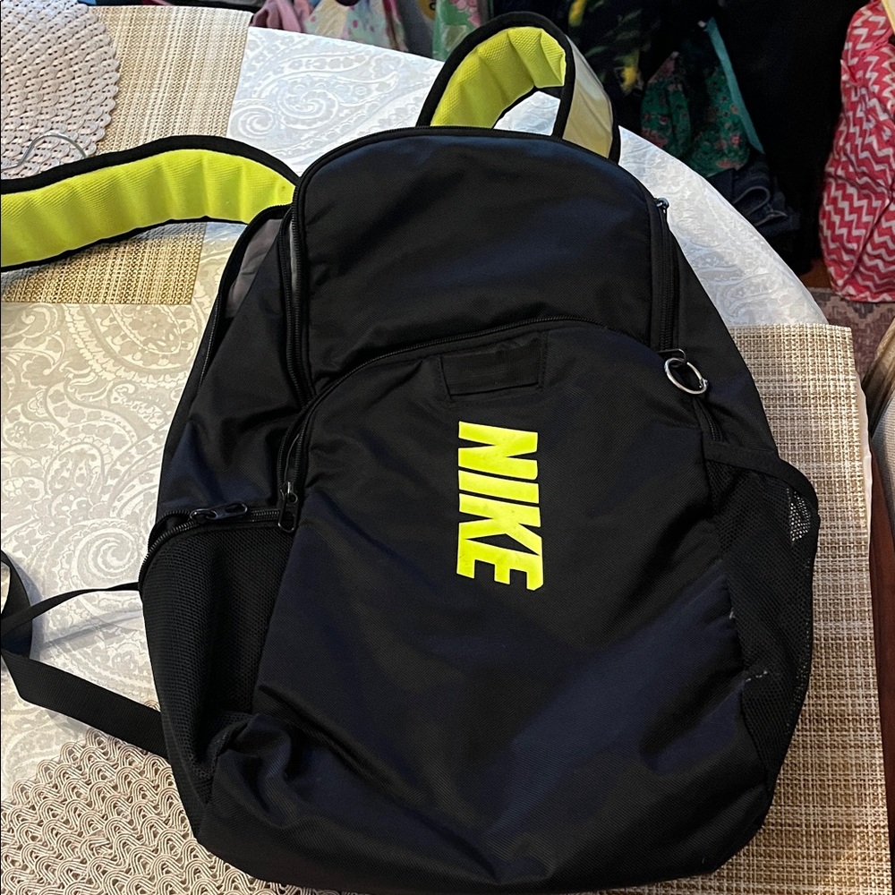 Black/Neon Yellow EUC Nike Brasilia Varsity Training Backpack Athletic Laptop